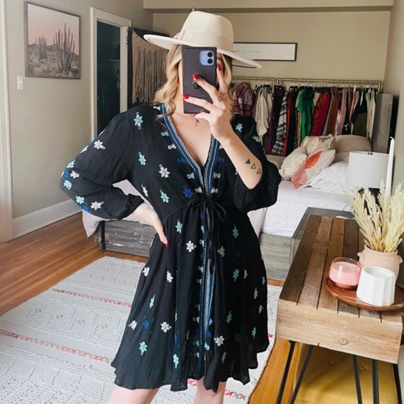 FREE PEOPLE Black Embroidered Star Gazer Dress M - Picture 2 of 8